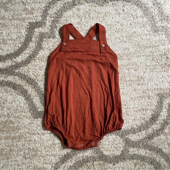 Kate Quinn onesie - Picture 1 of 3
